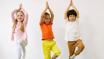 یوگا برای کودکان: 5 آسانا برای افزایش تمرکز کودک شما